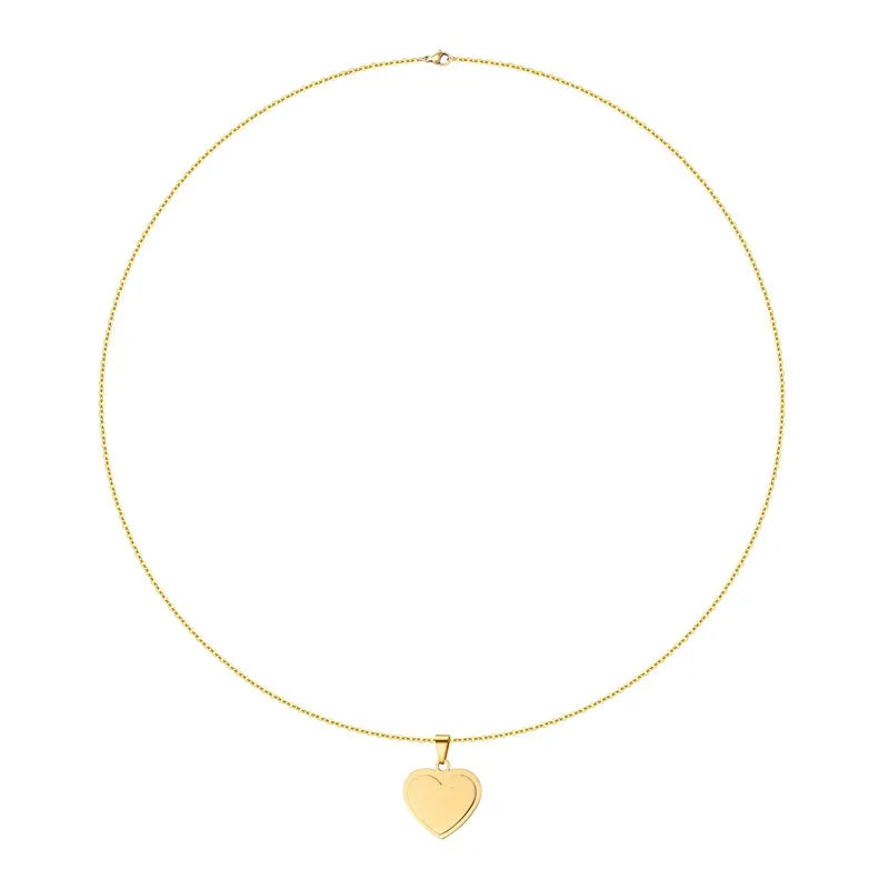 Collar con colgante de corazon personalizable